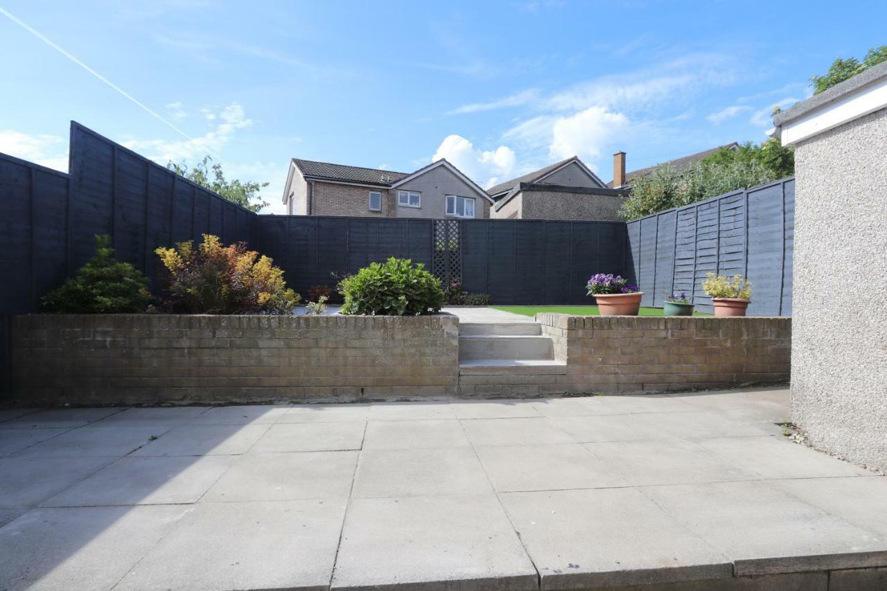 Dunfermline - Luxury 3 Bedroom 2 Bathroom Detached House With Garden Exterior foto