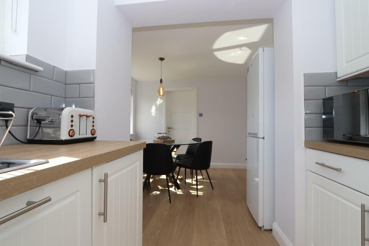 Dunfermline - Luxury 3 Bedroom 2 Bathroom Detached House With Garden Exterior foto