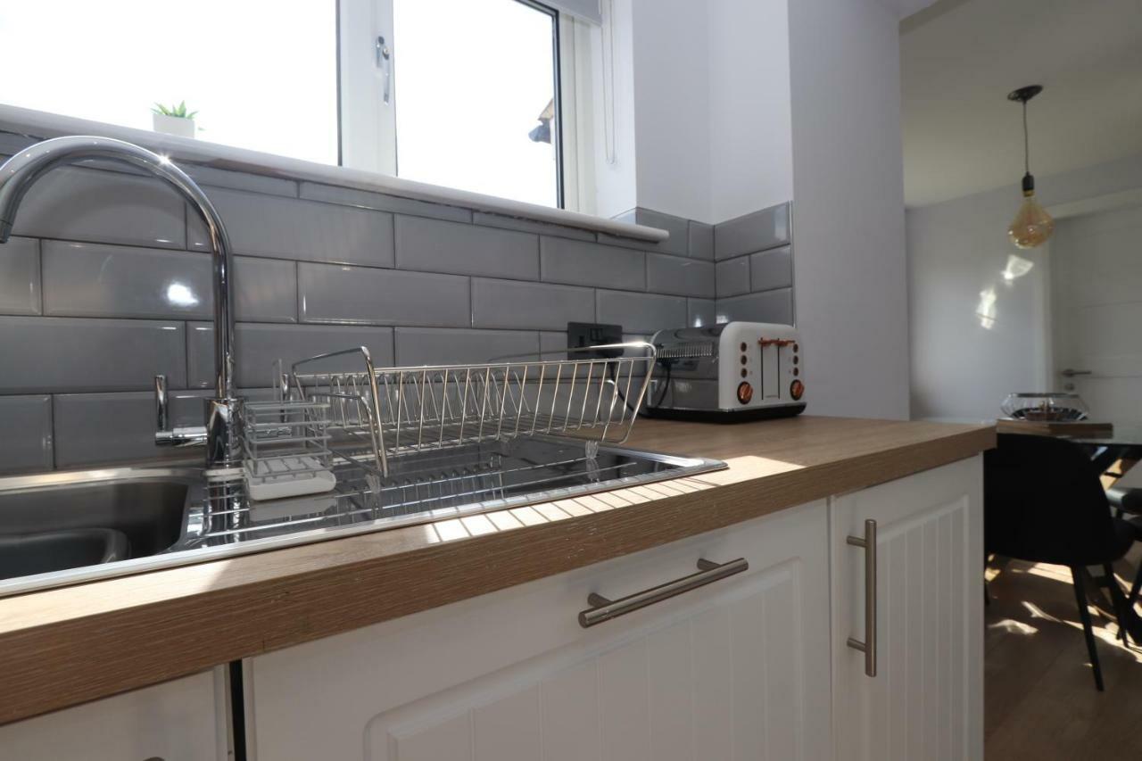Dunfermline - Luxury 3 Bedroom 2 Bathroom Detached House With Garden Exterior foto